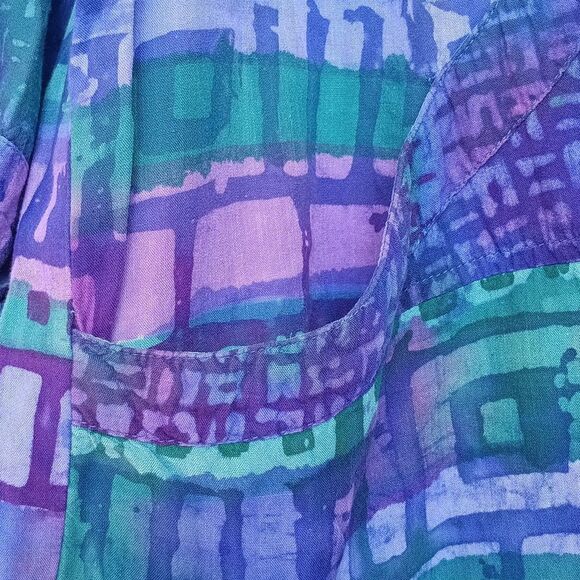 Colorful Geometric Patterned Assymmetric Blouse - Picture 3 of 4